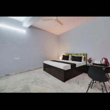 Hotel Day Night Inn Nuova Delhi Esterno foto
