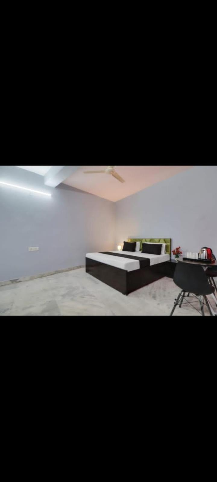 Hotel Day Night Inn Nuova Delhi Esterno foto